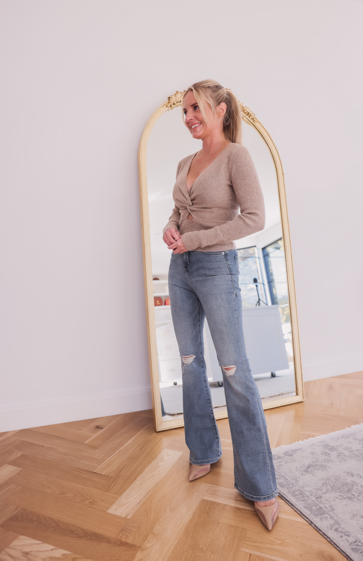 sweater and jeans affordable fall fashion